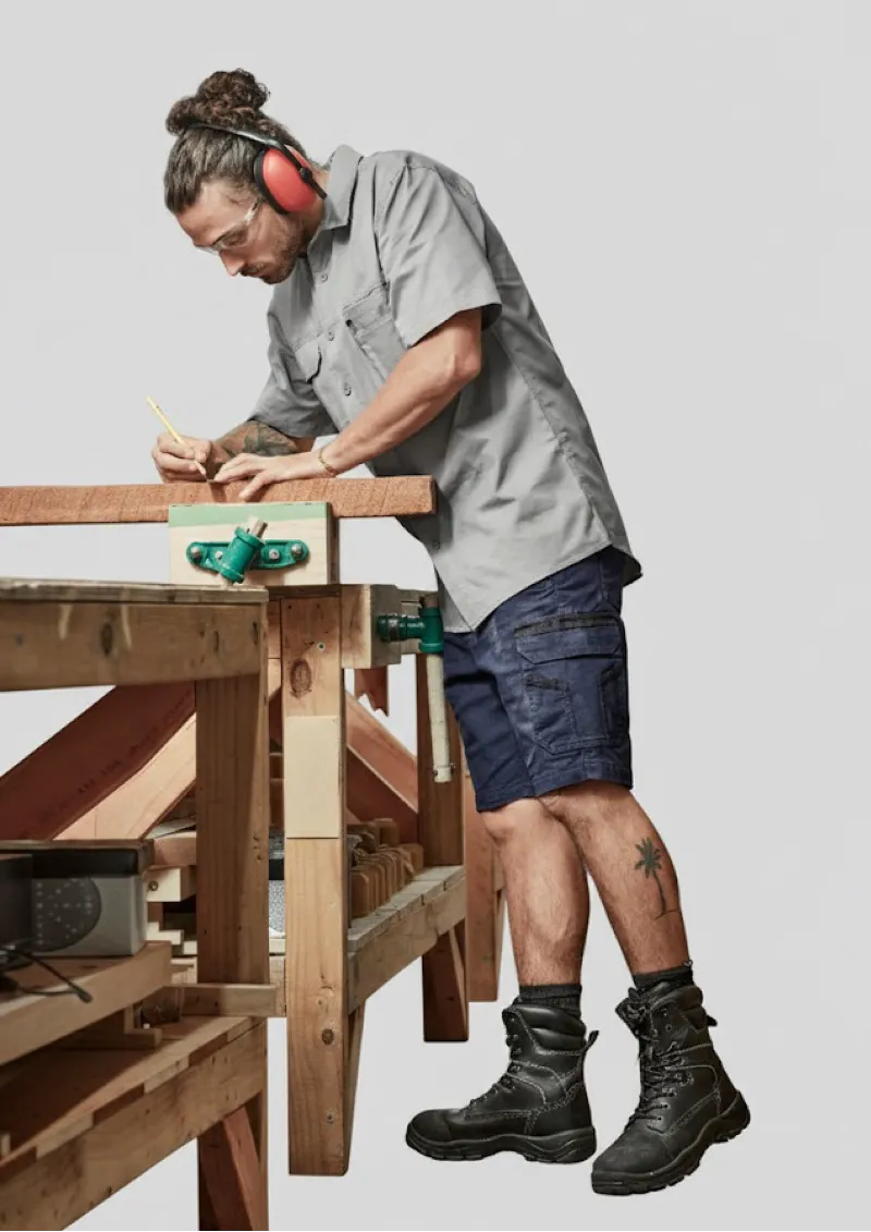 ZW120 - Mens SYZMIK Light Weight Tradie  Short Sleeves Shirt