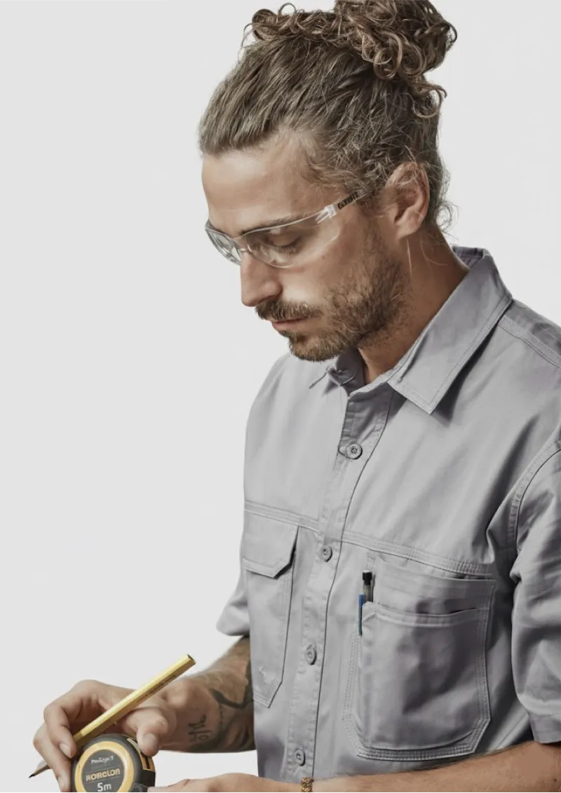 ZW120 - Mens SYZMIK Light Weight Tradie  Short Sleeves Shirt